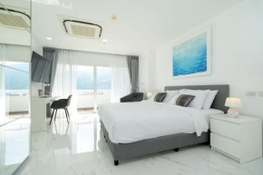 Patong Tower Brand 1-Bedroom apartment mountain view , Near Beach